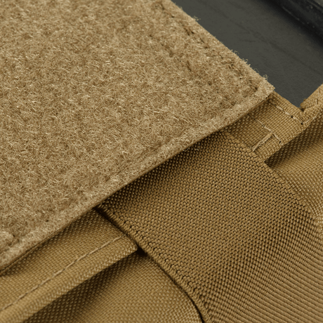 Nærbillede af M-Tac Pouch til M249 Cartridge Box Closed med holdbar Cordura 500D og velcro lukkesystem.