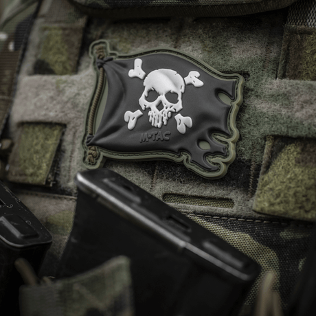 M-Tac Patch Jolly Roger PVC 3D-morale patch med piratmotiv og velcrolukning, ideel til udstyr og beklædning, 8 x 5 cm, PVC-materiale.