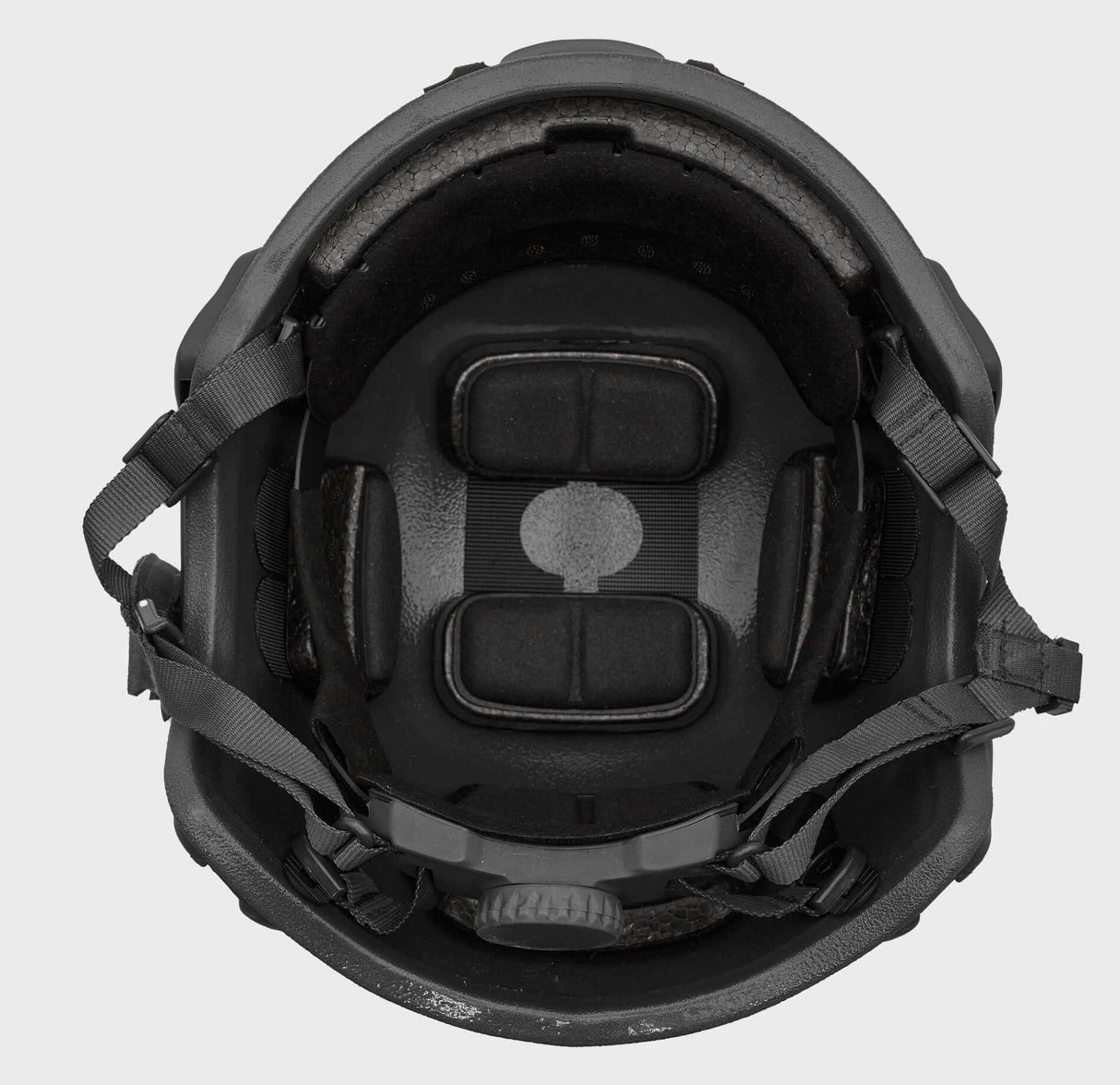 Indvendig visning af ACE skudsikker militær hjelm - komfortabelt design og justerbare stropper.