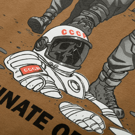 Illustration af en faldet astronaut med 'CCCP' skrift på hjelmen og arm på brun baggrund