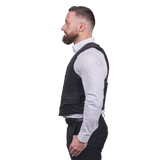 Mand iført Elite Armor VIP Stik & Skudsikker vest set i profil fra siden